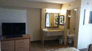Carver City - Lincoln Gardens Hotel | Extended Stay America Suites - Tampa - Airport - N Westshore Blvd