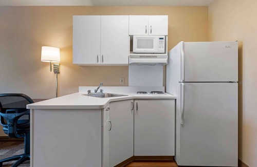 Hanover Park Hotel | Extended Stay America Select Suites Chicago Hanover Park