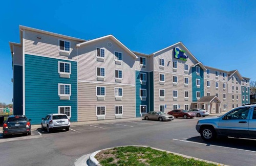 South Kansas City Hotel | Extended Stay America Select Suites - Kansas City - South - I-49