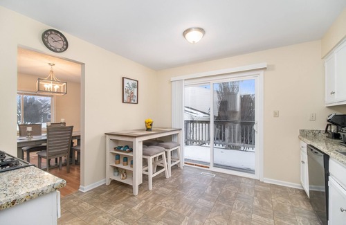 Aurora House | Extended Stay Aurora FHS Rental - Lehnertz