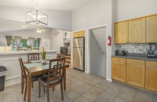 Glen Ellyn House | Extended Stay Glen Ellyn FHS Rental