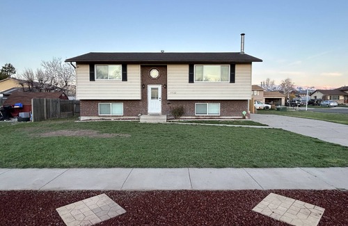 Roy House | Extended Stay near HAFB in Roy