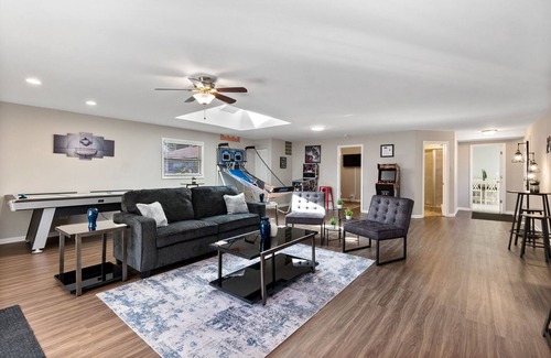 Oak Lawn House | Extended Stay Oak Lawn FHS Rental