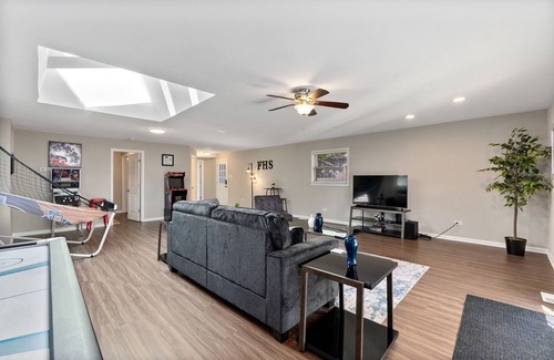 Oak Lawn House | Extended Stay Oak Lawn FHS Rental