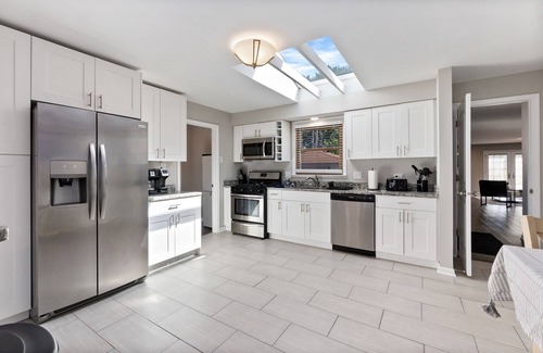 Oak Lawn House | Extended Stay Oak Lawn FHS Rental