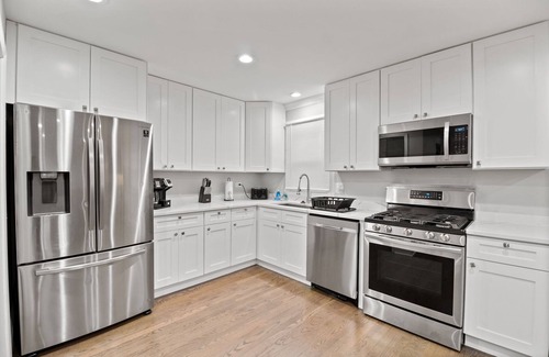 Wasco House | Extended Stay - Schaumburg FHS Rental