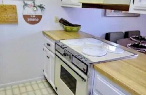 Silverton House | Extended Vacay! or Seasonal Stay.Quietest and Coziest Spot in town!
