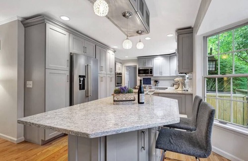Champaign House | Extra Large Home w/Chefs Kitchen Near UofI