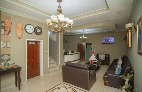 Lubumbashi Cabin | Extra-Large Room, Free Breakfast