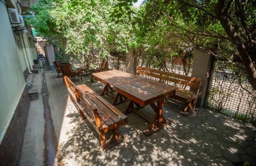 Lubumbashi Cabin | Extra-Large Room, Free Breakfast