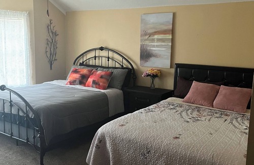 Riverview House | Extra spacious bedroom on second floor with private bathroom
