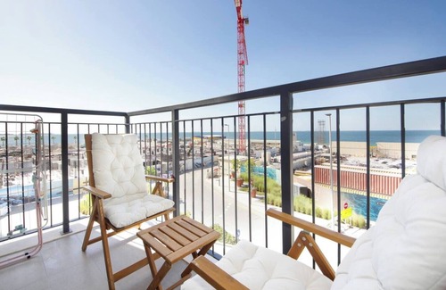 Jumeira 1 Apartment | Extraordinary Apartment in Le Pont 1