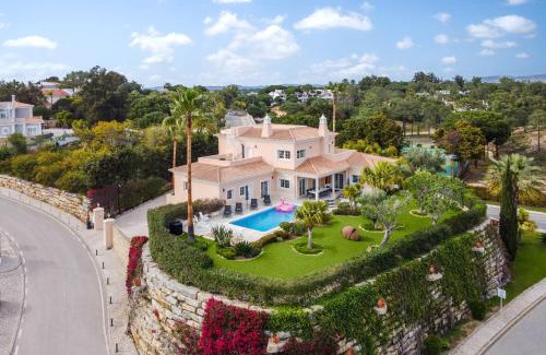 Quinta do Lago Villa | Extraordinary Villa on an elevated position in Quinta do Lago