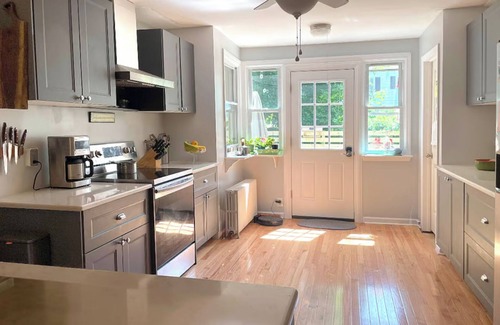 Poughkeepsie House | Extremely Charming 2-bedroom house in Poughkeepsie- great location.