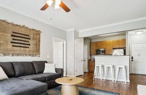 Pemberton Heights Apartment | Extremely Comfortable King Beds in Super Cute Apt