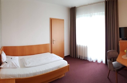 Bad Waltersdorf House | EZ Sonnenseite mit Balkon ab 7 Nächtehalbpension - Hotel-restaurant Teuschler-mogg