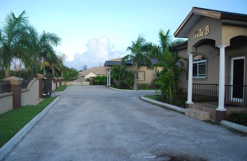 Bell Channel Bay Villa | EZ VILLE @ TAINO BEACH Freeport