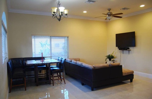 Bell Channel Bay Villa | EZ VILLE @ TAINO BEACH Freeport