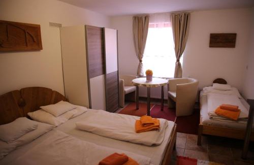 Mosonmagyarovar Bed & Breakfast | Fészek Fogadó - Pension Nest