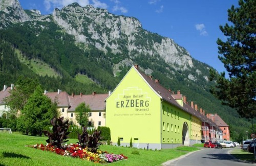 Eisenerz Apartment | für bis zu 2 Personen mit Sprudelwanne by Interhome