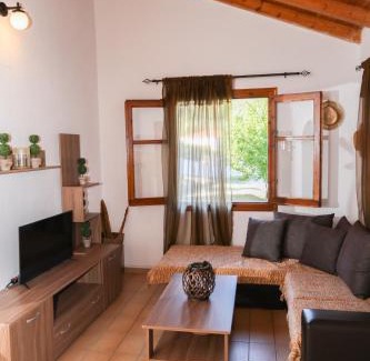 Koukounaries Apartment | F & B Summer Collection- Skiathos -Maistrali