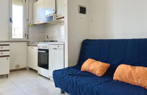 Torrette Apartment | F002 - Fano, three-room apartment with porch 30m from the sea