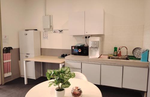 Taman Desa Tebrau House | F02 CoLiving Tebrau City 6min walk to AEON & Toppen & Ikea