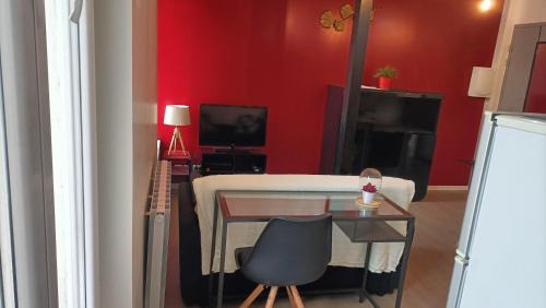 Lamalou-les-Bains Apartment | F1 en duplex coquelicot