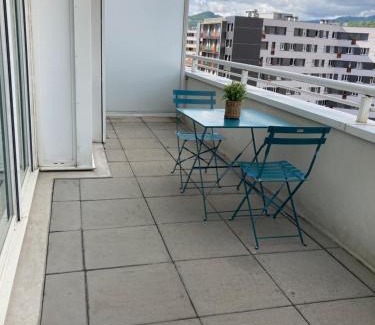 Blatin Apartment | F1 hyper centre avec garage, terrasse 8 m2, lumineux, WIFI
