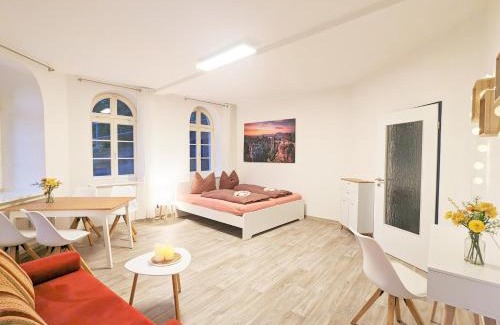 Sebnitz Apartment | F1 - Urlaubsmagie - Helle Wohnung mit Sauna & Pool & Whirlpool