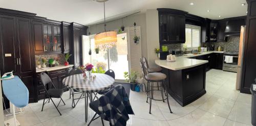 Mississauga House | F2 Comfy Private Room in city square one