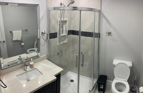 Mississauga House | F2 Comfy Private Room in city square one