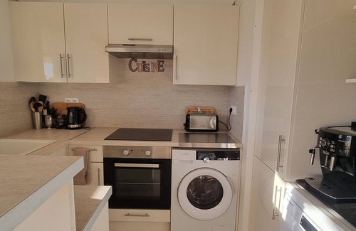 Saint-Laurent-du-Var Apartment | F2 NEW BRIGHT BEAUTIFUL NEAR SEA AND AMENITIES AIR CONDITIONING WIFI TERRACE GARAGE