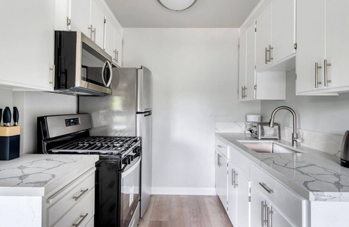 Old Mountain View Apartment | Fab Mountain View 1BR w/Pool, nr Dining & Nightlife, by Blueground