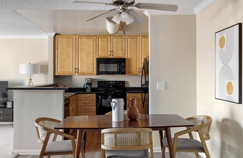 Rancho Penasquitos Apartment | Fab Rancho Penasquitos 2BR w/W/D, nr Parks & Trails, by Blueground