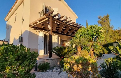 Latchi Villa | Fab Sea&mountain View Villa Close to the Beach
