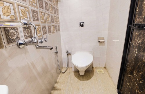 Kurla West Hotel | Fabexpress Embassy Grand