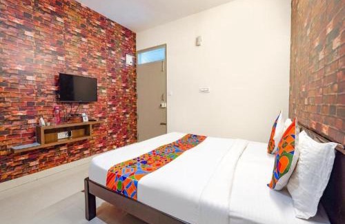 Kalyan Nagar Hotel | FabExpress Kings Suites HRBR Layout - Nr Manyata Tech Park