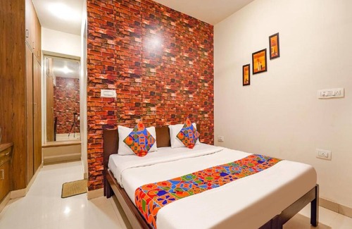 Kalyan Nagar Hotel | FabExpress Kings Suites HRBR Layout