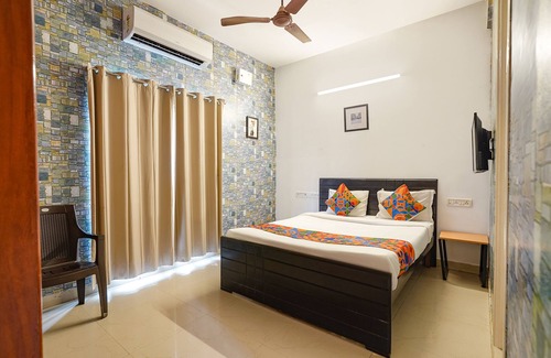 Kalyan Nagar Hotel | FabExpress Kings Suites Banaswadi