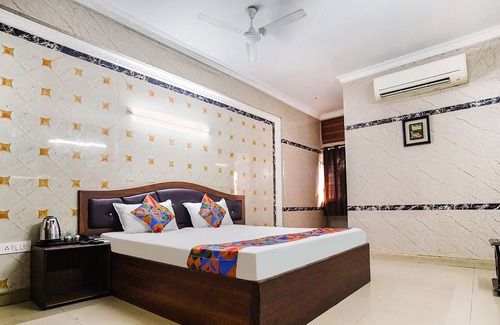 Perambur Purasavakam Hotel | Fabexpress Le Royal Inn