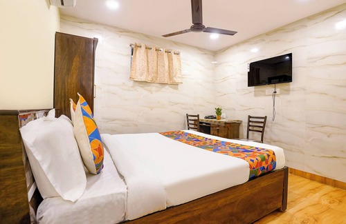 Goregaon West Hotel | Fabexpress Metro Galaxy Inn