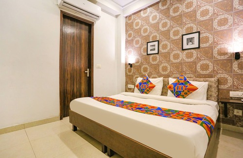 Dwarka Hotel | Fabexpress Novel Suites