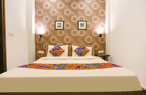 Dwarka Hotel | Fabexpress Novel Suites