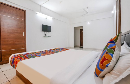 Vadodara Hotel | Fabexpress Royal Inn