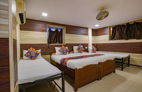 Vashi Hotel | FabExpress Sarang Heritage