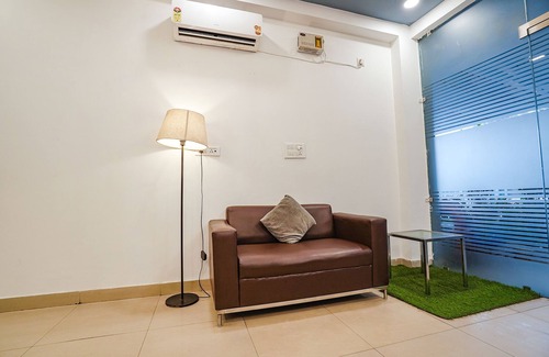 Sector 62 Hotel | Fabhotel Aanya Suites