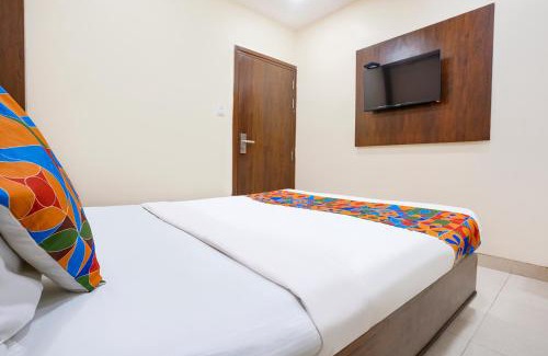 Marol Hotel | FabHotel Airport Retreat - Nr International Mumbai Airport