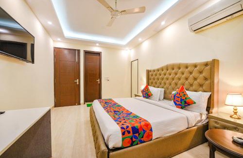 Chittaranjan Hotel | FabHotel AK Villa