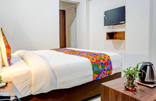 Wakad Hotel | Fabhotel Ambience Executive